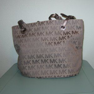 NWT Michael Kors Ice/Slate/Gun Jet Set East West Tote